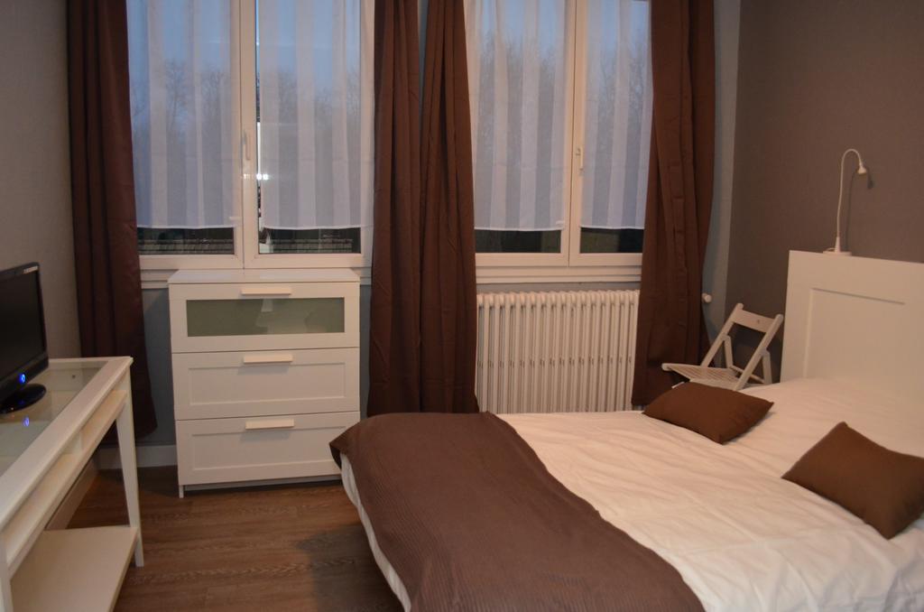 Auberge Du Lac Hotel Marcilly-sur-Tille Ruang foto