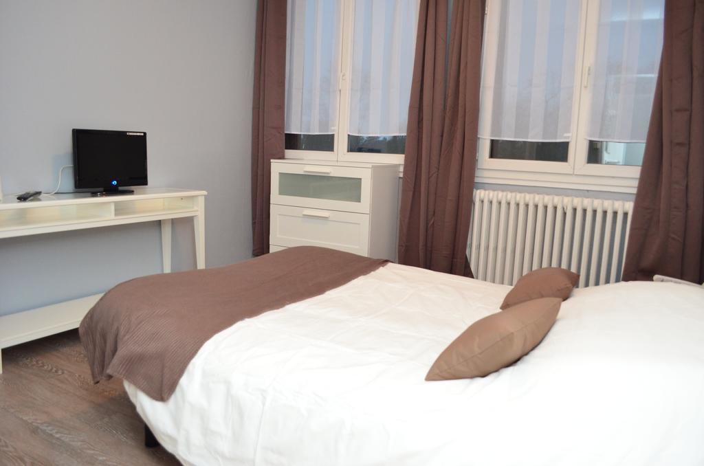 Auberge Du Lac Hotel Marcilly-sur-Tille Ruang foto