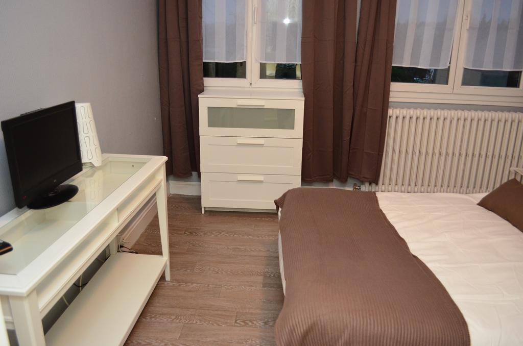 Auberge Du Lac Hotel Marcilly-sur-Tille Bagian luar foto